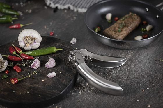 چند جارو آشپزخانه گرم فولاد ضد زنگ پریس سیر برای ابزار آشپزخانه پایدار